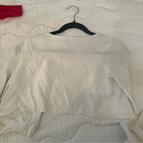 Aritzia Sunday Best Izzy Cardigan - Picture 3 of 3